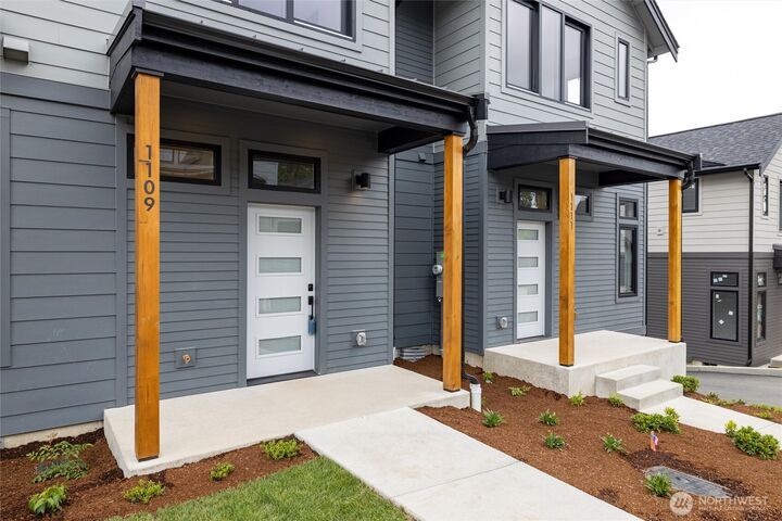 Property Photo:  1109  Divine Lane  WA 98229 