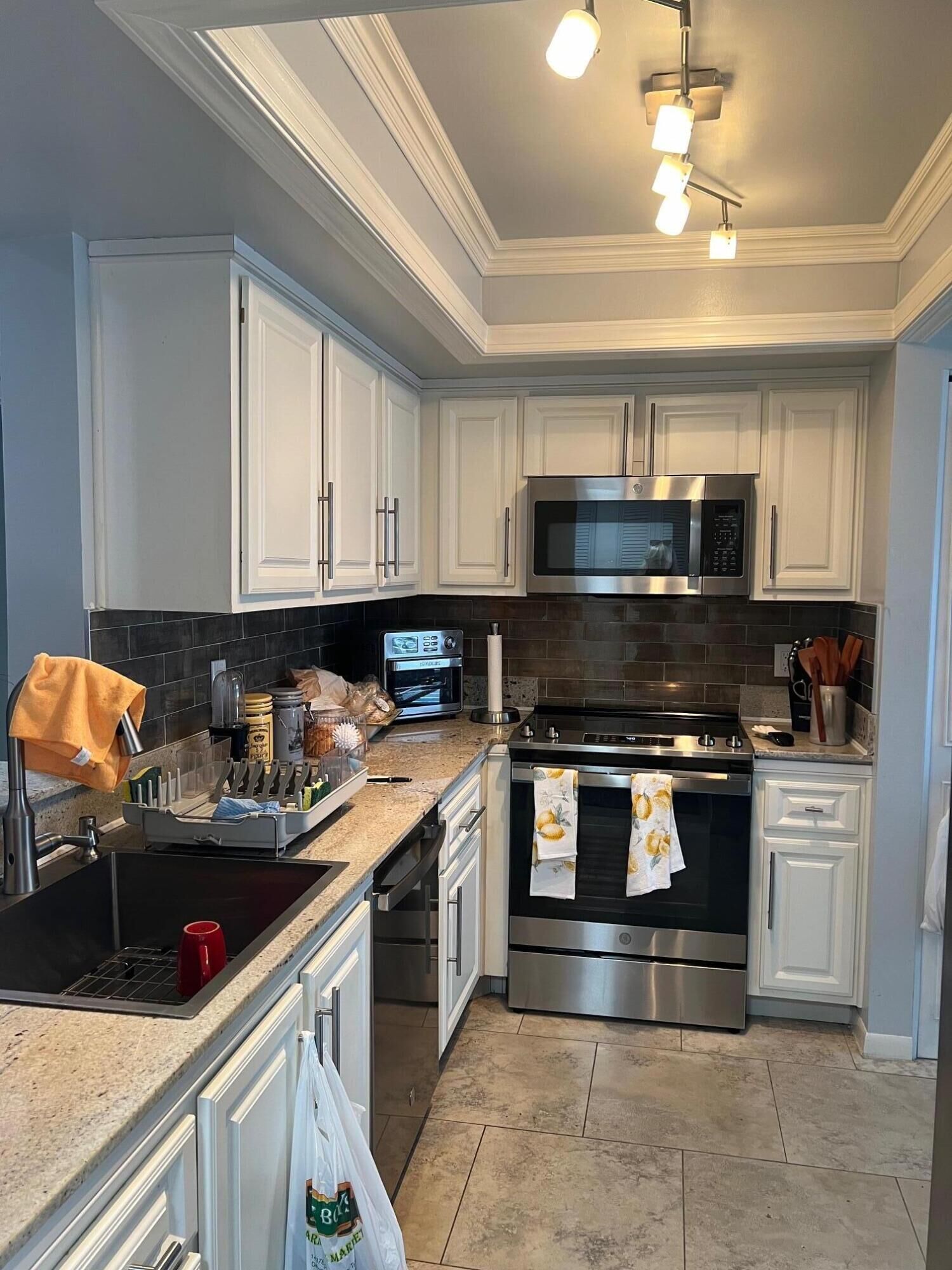Property Photo:  14849 Cumberland Drive 1040  FL 33446 