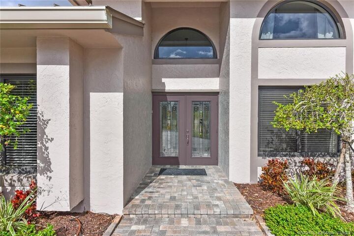 Property Photo:  4194 SW Gleneagle Circle  FL 34990 