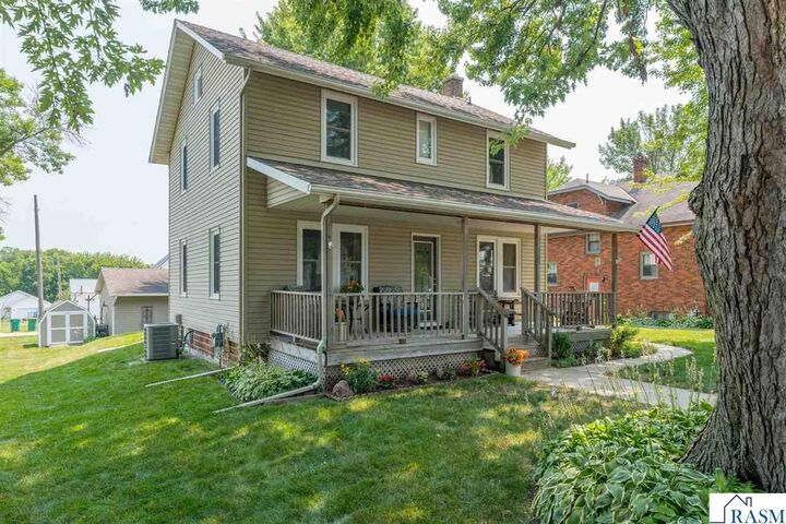 Property Photo: 303 N Market Street MN 56048