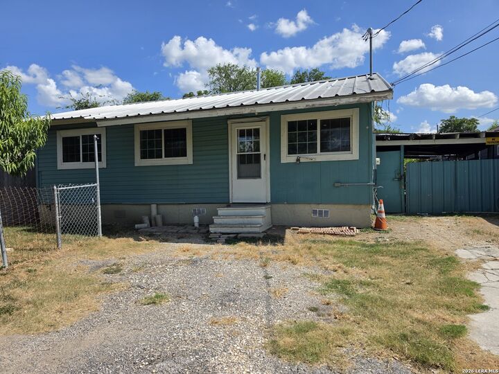 Property Photo: 1222 Brighton TX 78211