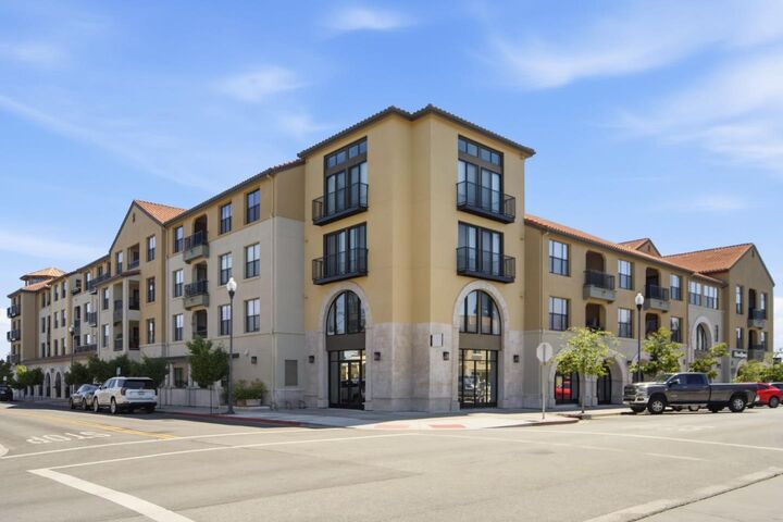 Property Photo: 1001 Laurel Street 113 CA 94070