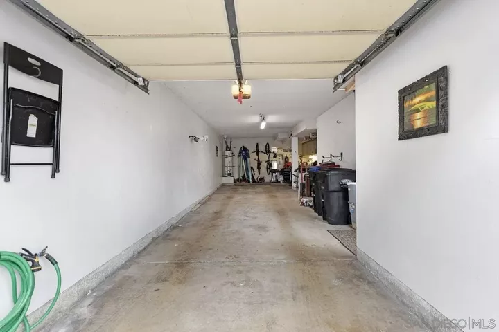 Property Photo:  6121 Calle Mariselda 304  CA 92124 