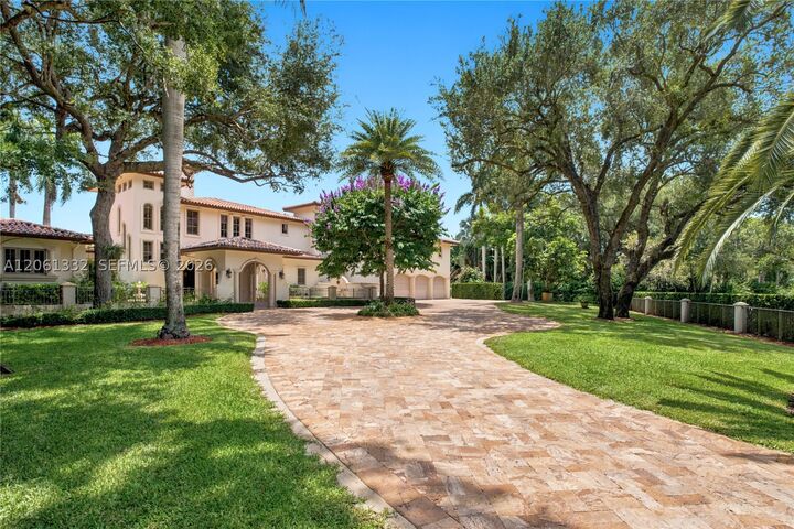 Property Photo: 9501 Kerwood Ct FL 33156