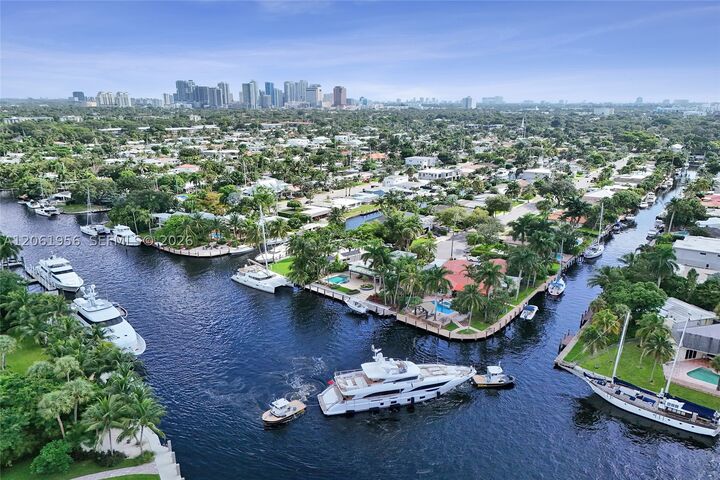 Property Photo:  1321 Mandarin Isle  FL 33315 
