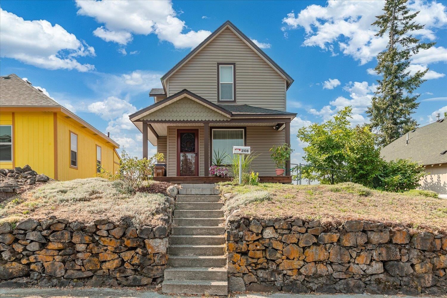 Property Photo: 2108 E Providence Ave WA 99207