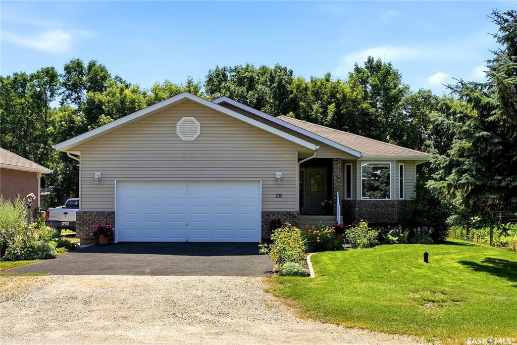 Property Photo: 28 Rosedale Avenue SK S0G 2K0
