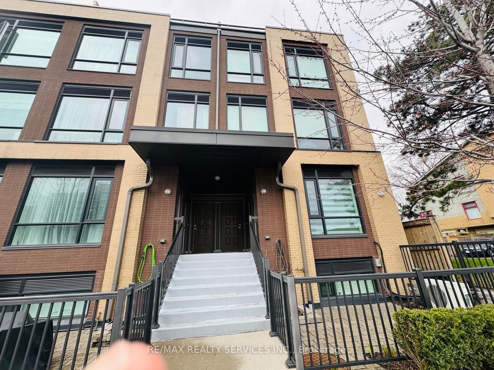 Photo de la propriété: 639 Lawrence Avenue W 321 ON M6A 1A9
