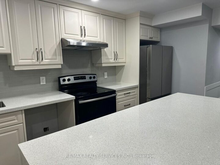 Property Photo:  266 Dougall Avenue  ON L7C 3V5 