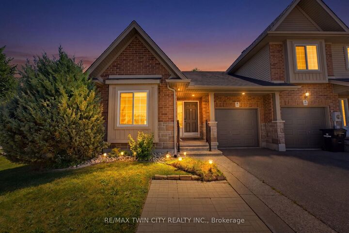 934 Zeller Crescent — photo 1