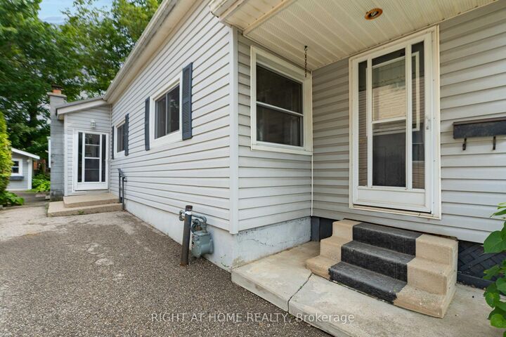 Property Photo: 335 Talbot Street E ON N5H 1J1