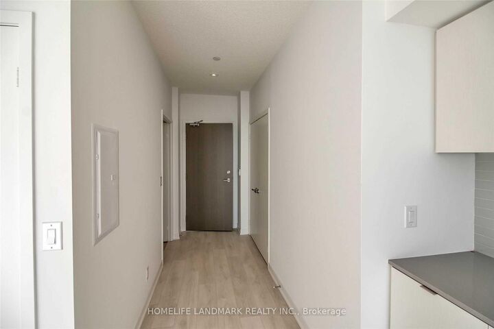 Property Photo: 100 Harbour Street 4908 ON M5J 0B5