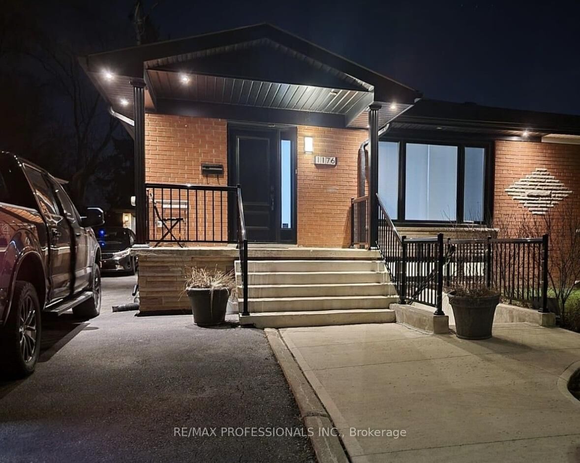 Property Photo:  1176 Alexandra Avenue Basement  ON L5E 2A5 