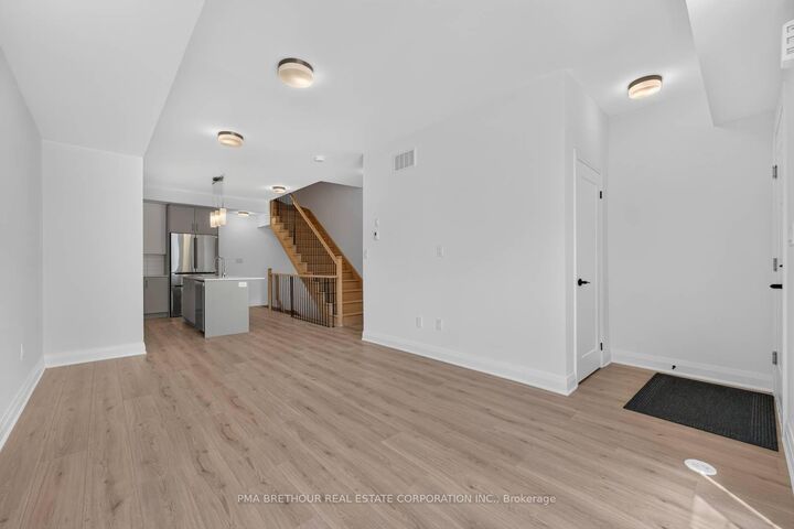 Property Photo: 52 Burleigh Mews ON L4J 8A2