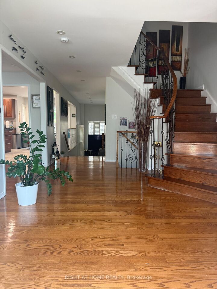 Photo de la propriété: 26 Janesville Road ON L4J 6Z9