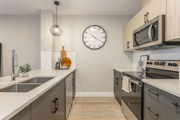 Property Photo:  1405 Stackhouse Avenue 304  ON N5X 0P2 