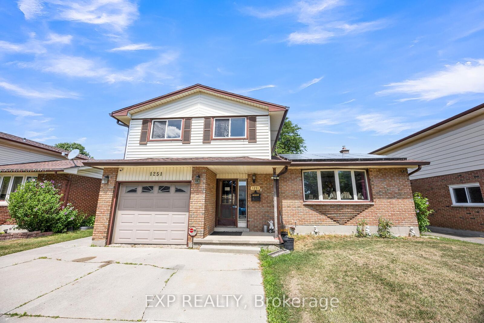 Property Photo: 1251 Jalna Boulevard ON N6E 2A8