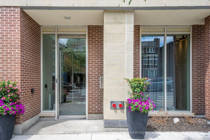 Property Photo:  1638 Bloor Street W 602  ON M6P 1A7 