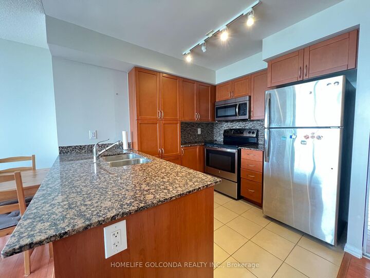 Property Photo:  830 Lawrence Avenue W 902  ON M6A 0B6 