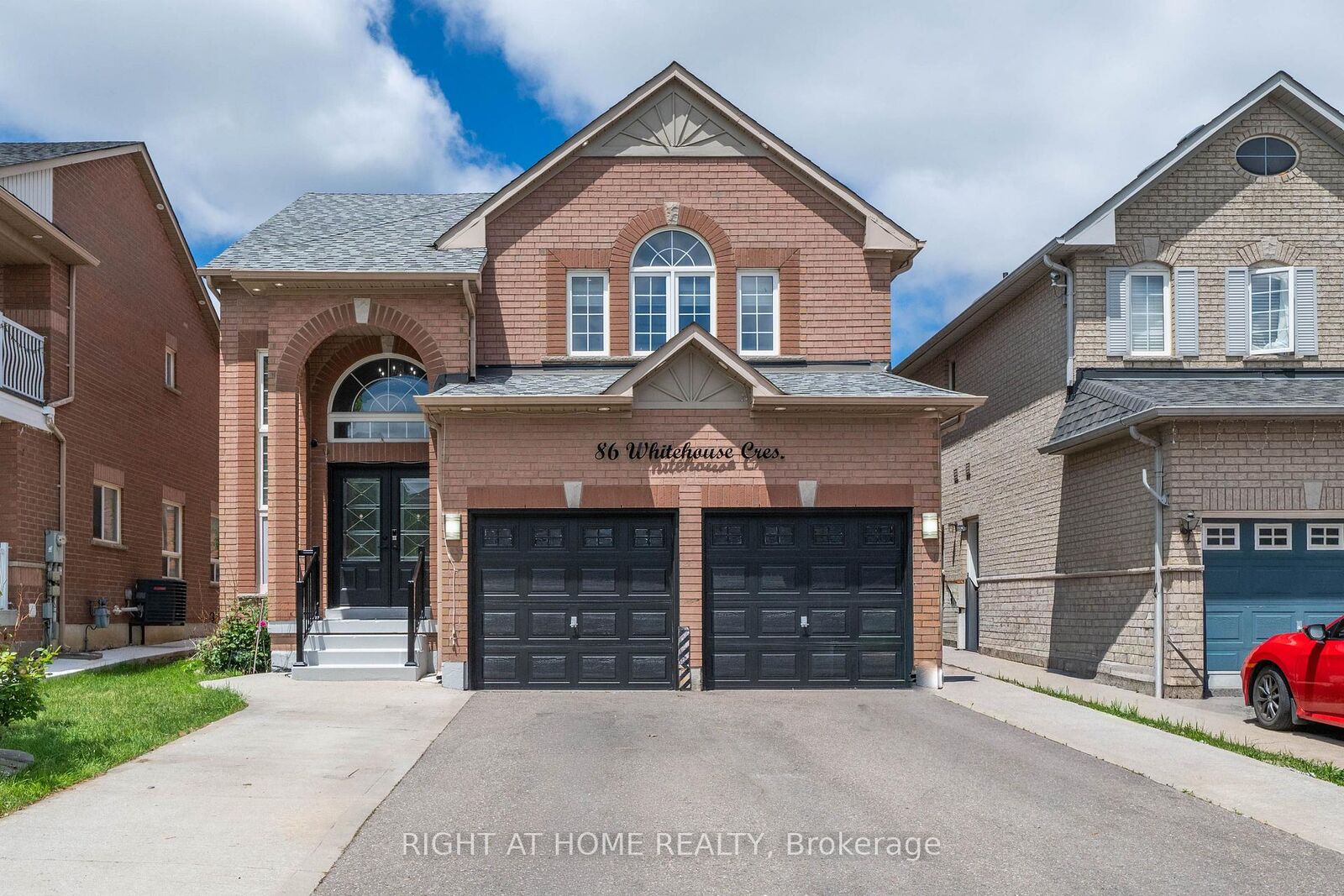 Property Photo: 86 Whitehouse Crescent ON L6P 1L6