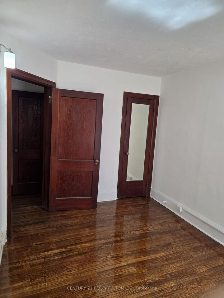 Photo de la propriété: 29 Jane Street 8 ON M6S 3Y3