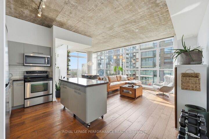 Property Photo: 179 George Street Ph 2 ON K1N 1J8