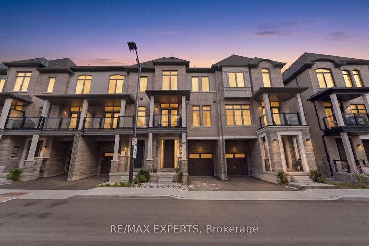 87 De La Roche Drive — photo 1