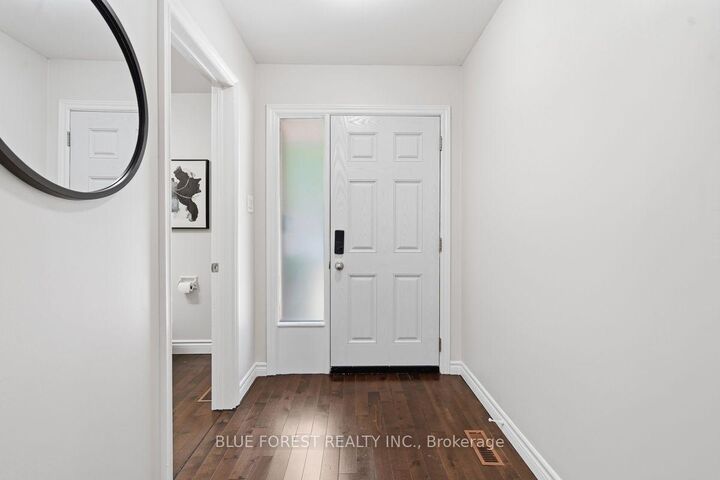 Property Photo: 742 Fanshawe Park Road E ON N5X 2B9