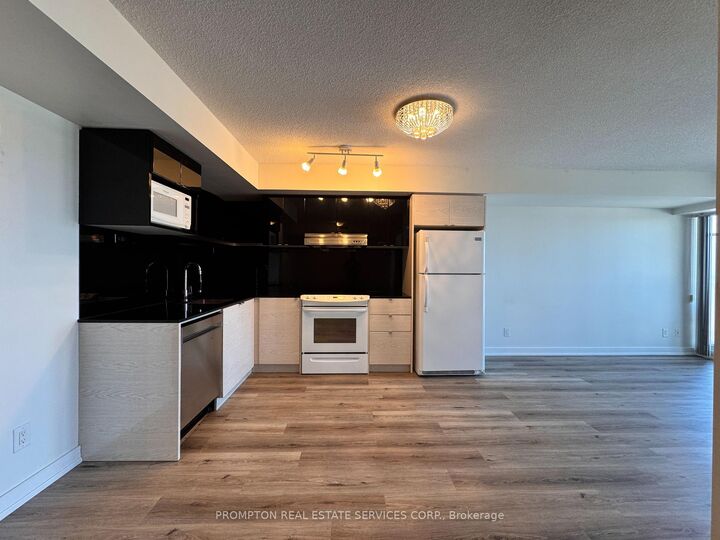 Property Photo:  72 Esther Shiner Boulevard 612  ON M2K 0C4 