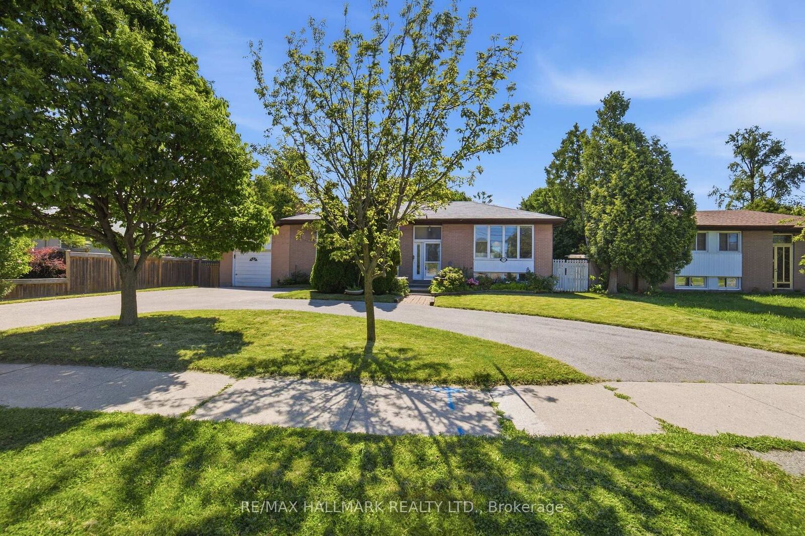 Property Photo: 1392 Rebecca Street ON L6L 1Z5