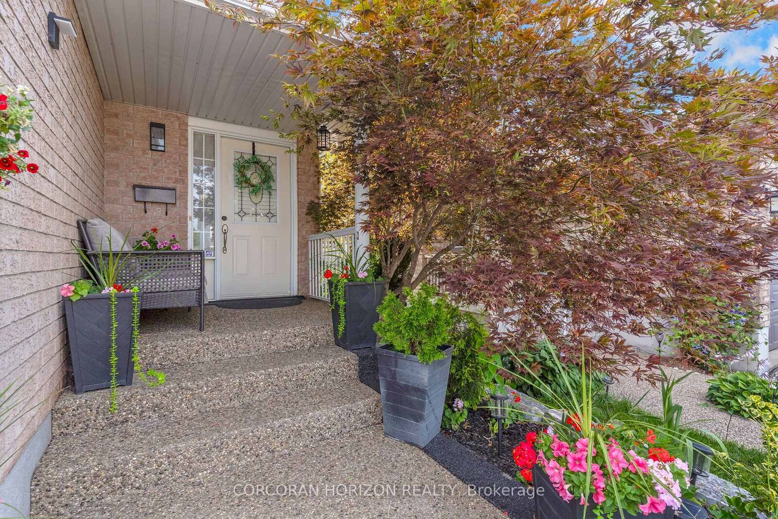 Property Photo:  913 Copper Leaf Crescent  ON N2E 3W1 