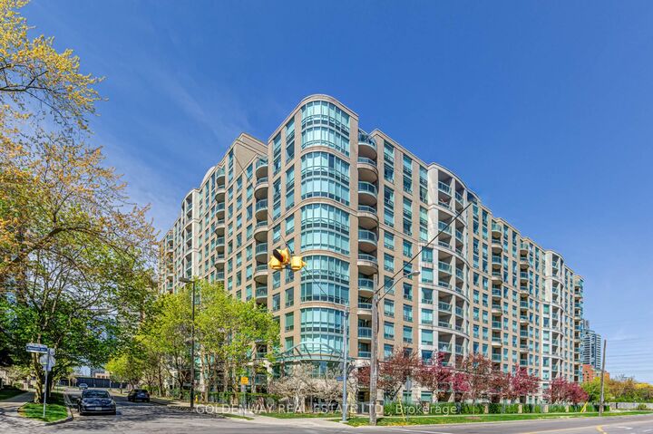 18 Pemberton Avenue 402 — photo 1