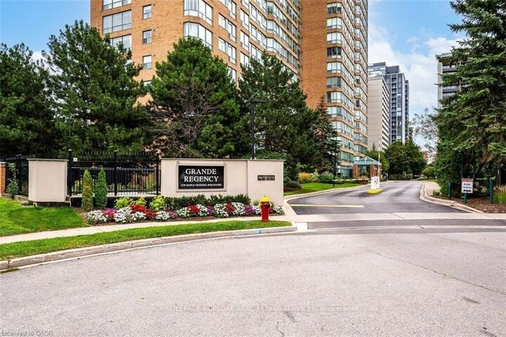 Property Photo:  1276 Maple Crossing Boulevard 809  ON L7S 2J9 