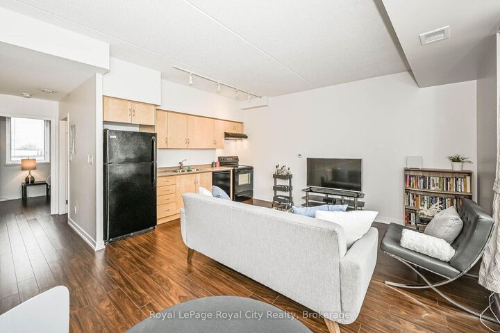 Property Photo:  5 Gordon Street 211  ON N1H 4G8 