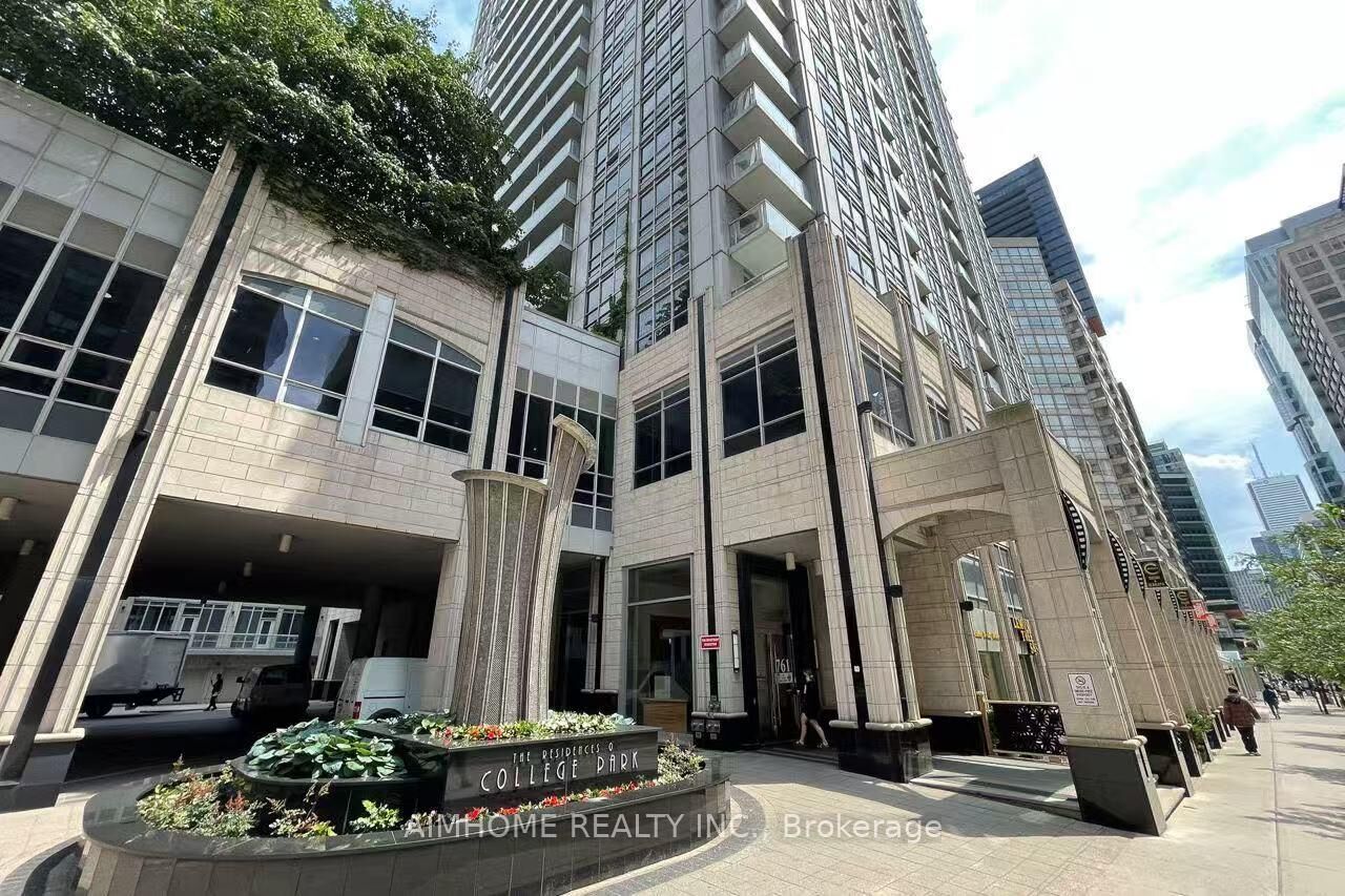 Property Photo: 761 Bay Street 2313 ON M5G 2R2