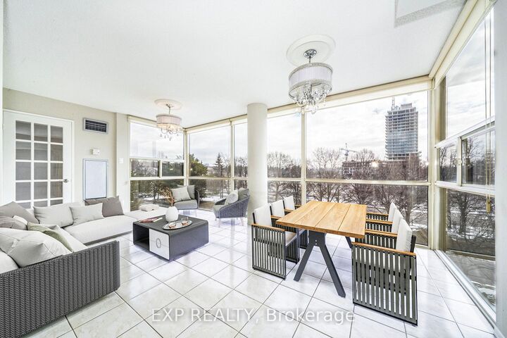 Property Photo:  30 Harding Boulevard W 404  ON L4C 9M3 