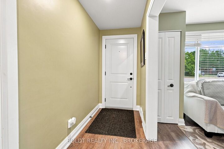 Property Photo: 8166 Thorold Stone Road ON L2H 1A6
