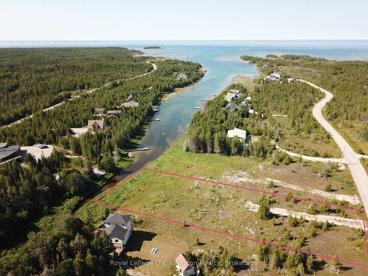Property Photo: 17 Bay Shore Ave. N. Avenue ON N0H 2R0
