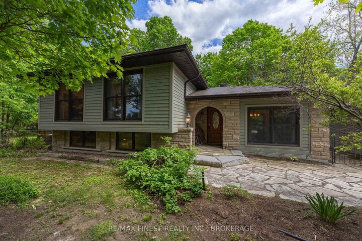1465 Middle Road — photo 1