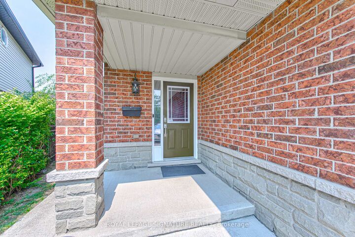 Property Photo:  270 Springvalley Crescent  ON L9C 0B4 