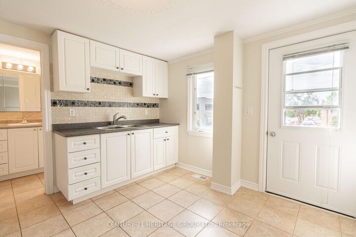 Property Photo:  137 John Street E  ON L3Z 1G3 