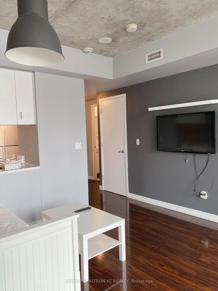 Property Photo: 285 Mutual Street 705 ON M4Y 3C5