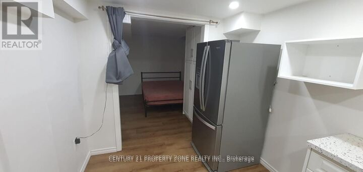 Property Photo: 68 Hoskins Square ON L6S 2N6