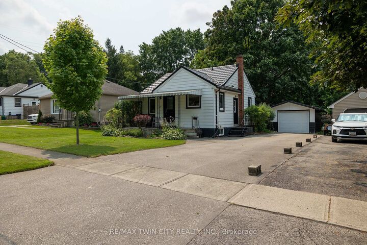 260 Robinson Street — photo 1