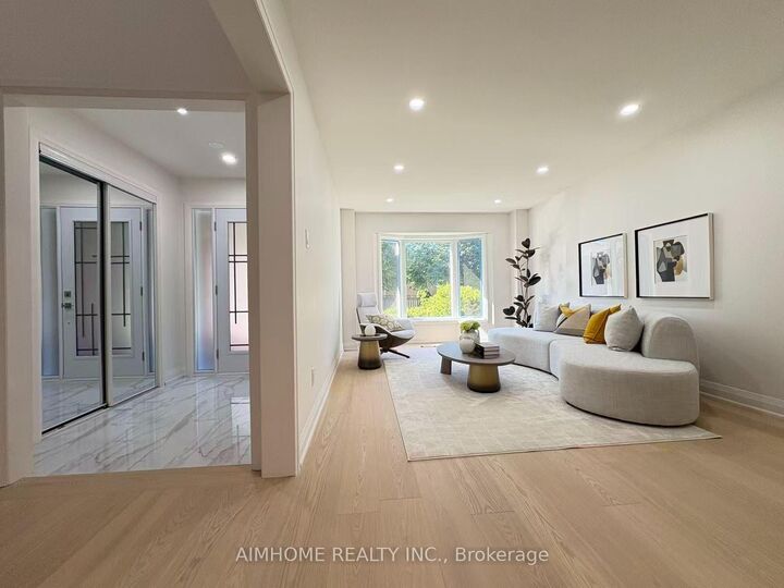 Property Photo: 108 Berwick Crescent ON L4C 0B7
