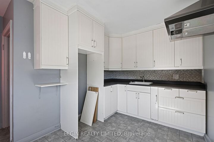 Property Photo: 90 Dunkirk Drive ON N5R 1S3