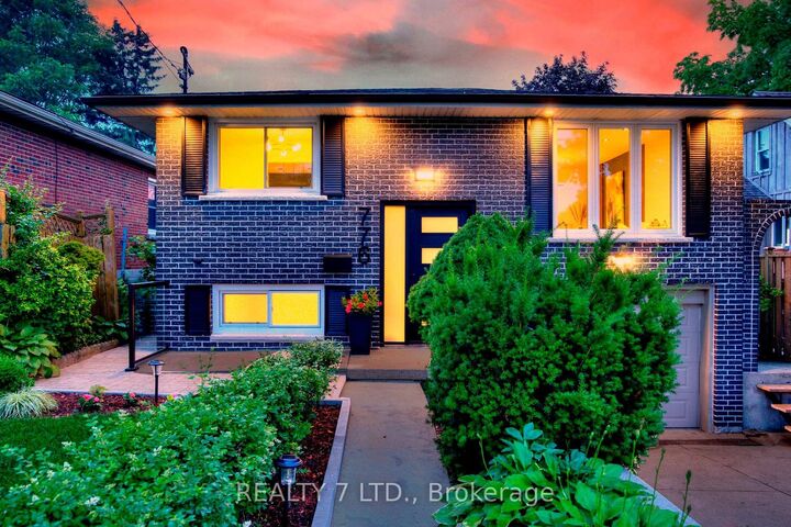 Property Photo:  776 Garth Street  ON L9C 4K4 