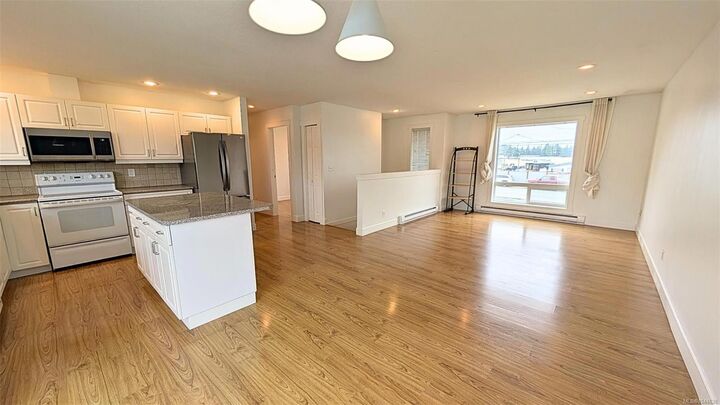 Property Photo: 1721 Northfield Rd BC V9S 3B1