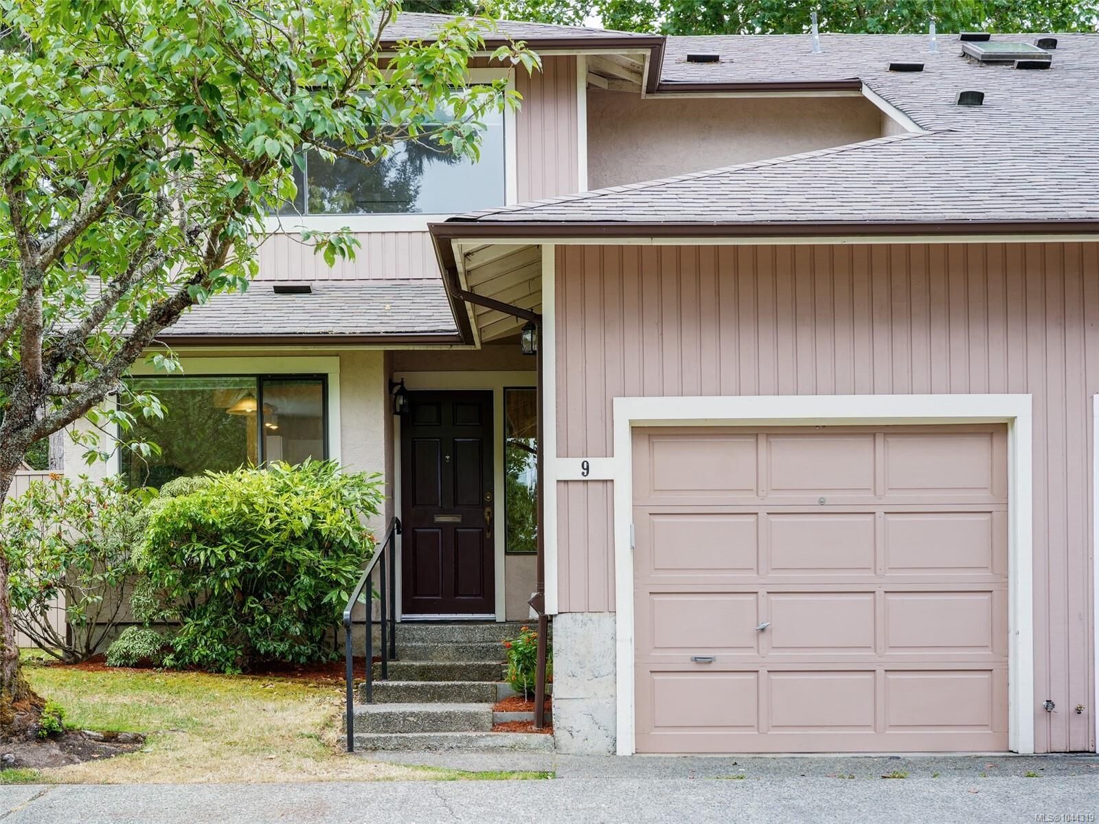 Property Photo:  1309 McKenzie Ave #9  BC V8P 2M1 