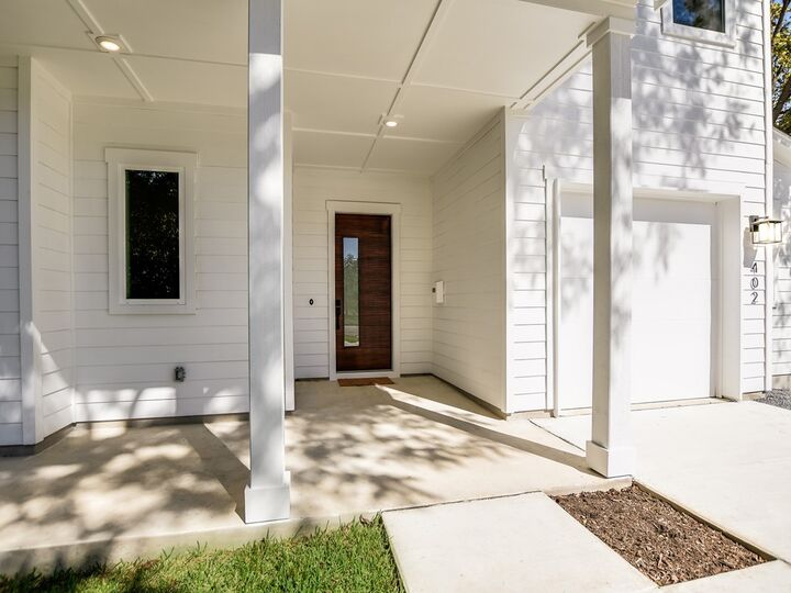 Property Photo:  402 Zennia Street  TX 78751 